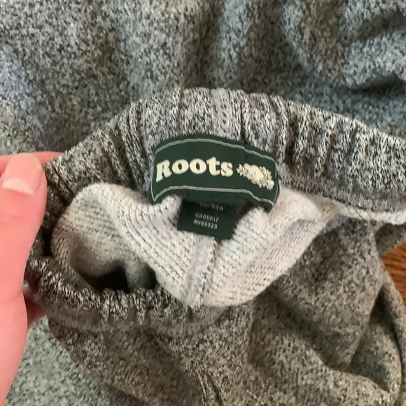 Very slightly used woman’s xs grey roots pants - Picture 3 of 4